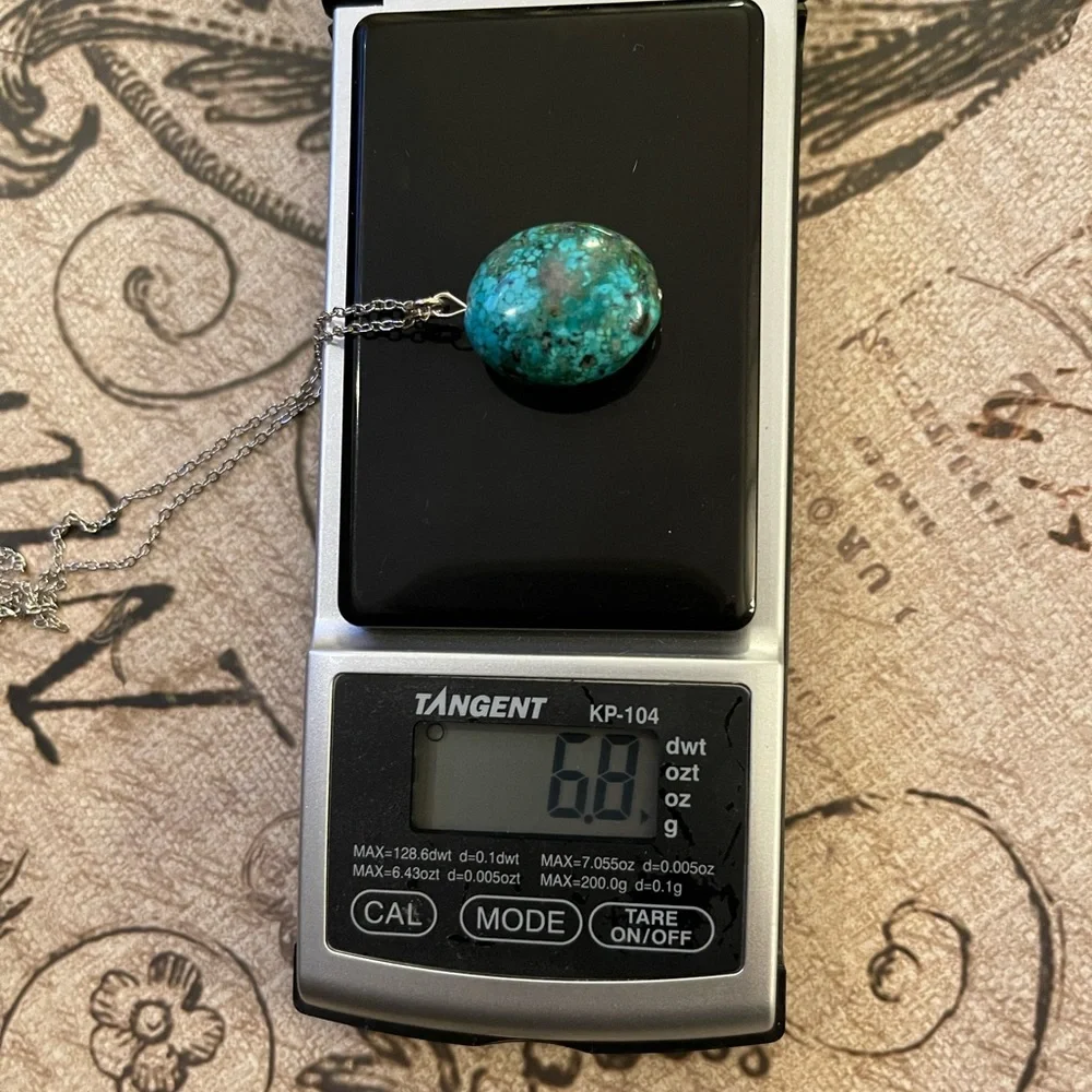 Stabilized genuine turquoise pendant and silver tone chain - Picture 5 of 8